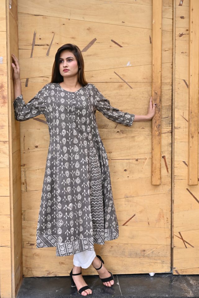 TaruTani - Buy Exclusive Handcrafted Designer Dresses, Ladies Kurtas ...